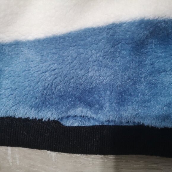 Marvel Avengers Assemble Multi Colored with Black Trim Fleece Throw - Picture 5 of 5